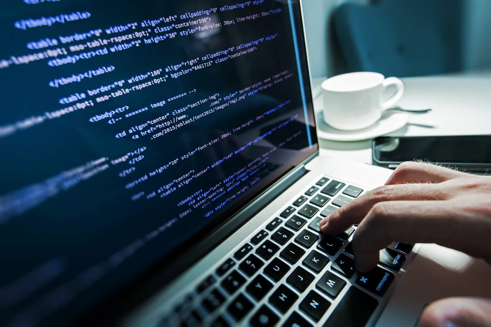 0 到 3 年經驗 AI 人才薪資成長 12%！為何 Canva、Databricks⋯等企業開高薪搶奪 Z 世代人才？