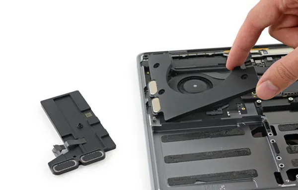 拆解MacBook Pro10.png