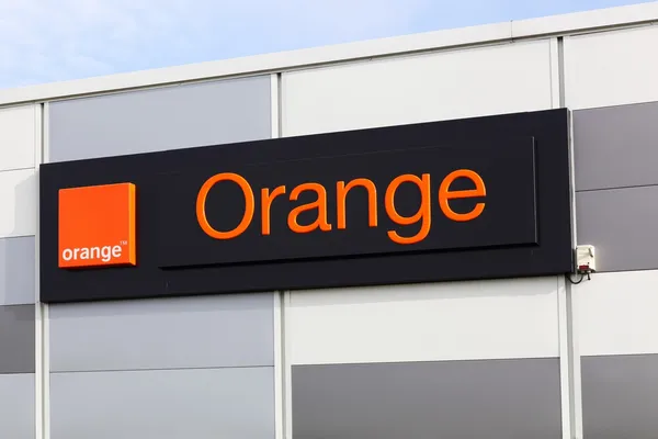 法國電信_限編輯用_Orange_shutterstock_373071709.jpg