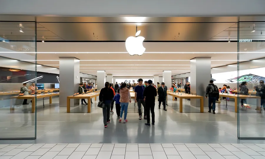 iPhone營收首度未過半，蘋果靠服務打下最佳第3季