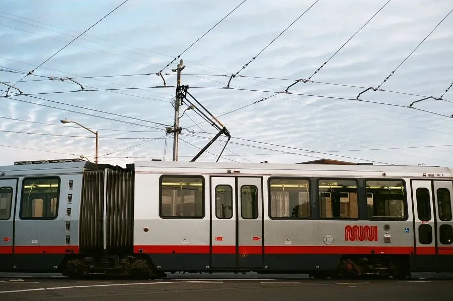 舊金山鐵路電腦系統遭駭，乘客搭車免費