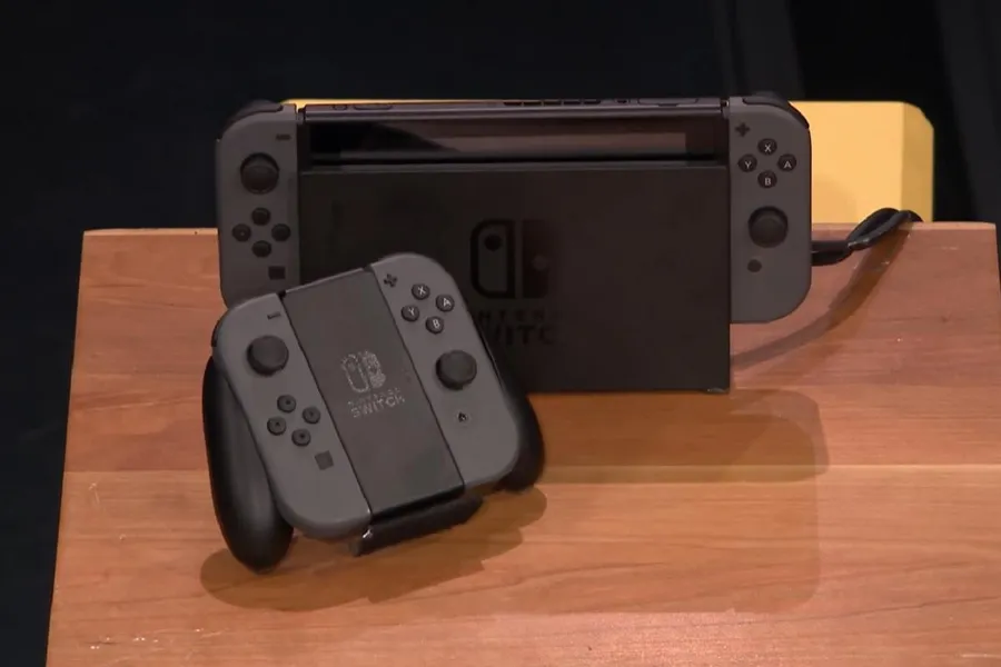 坐著玩、站著玩「無縫接軌」！任天堂次世代主機Nintendo Switch