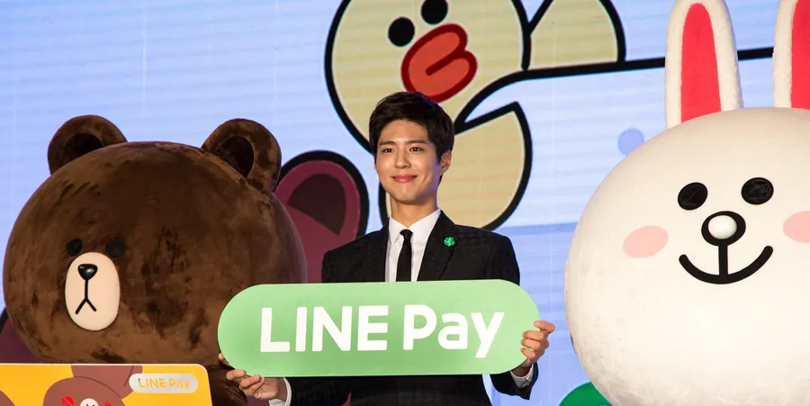 宋仲基、朴寶劍兩大人氣男星加持，LINE Pay聯手中信發聯名卡，挑戰下個百萬用戶