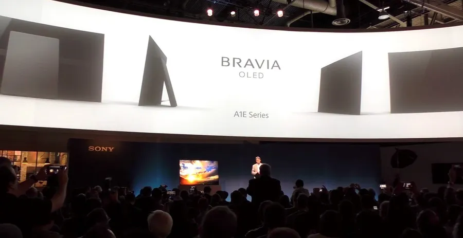 Sony終於推出旗下第一台OLED電視XBR-A1E，更酷的是不帶喇叭、靠螢幕震動自己發聲！