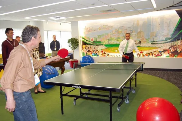 Steve-Vinter-and-Deval-Patrick-play-ping-pong-1024
