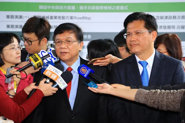 經濟部長李世光與台中市長林佳龍媒體聯訪
