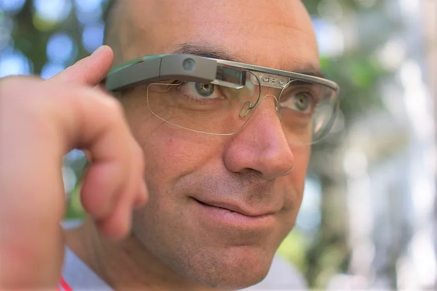 微軟Hololens當心了？傳蘋果和蔡司合作研發AR眼鏡，最快今年發表
