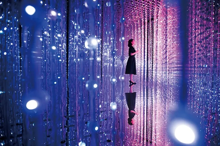 科技藝術讓你身歷其境——teamLab，舞動嶄新的極致數位藝術