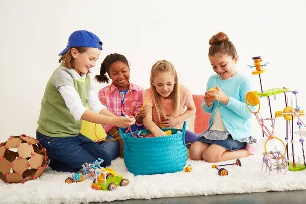 girls_playing.jpg