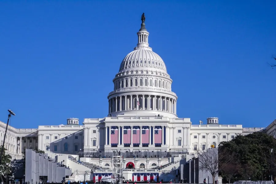 「非典型」美國總統川普即將就任！網路、VR直播總整理