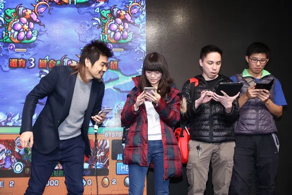 日本手遊教父之稱的怪物彈珠製作人木村弘毅重量現身TGS會場，舉辦首次玩家見面會，現場與三位粉絲面對面