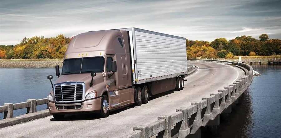 特斯拉持續孵化重型電動卡車專案「Tesla Semi」，馬斯克：但Model 3才是首要任務