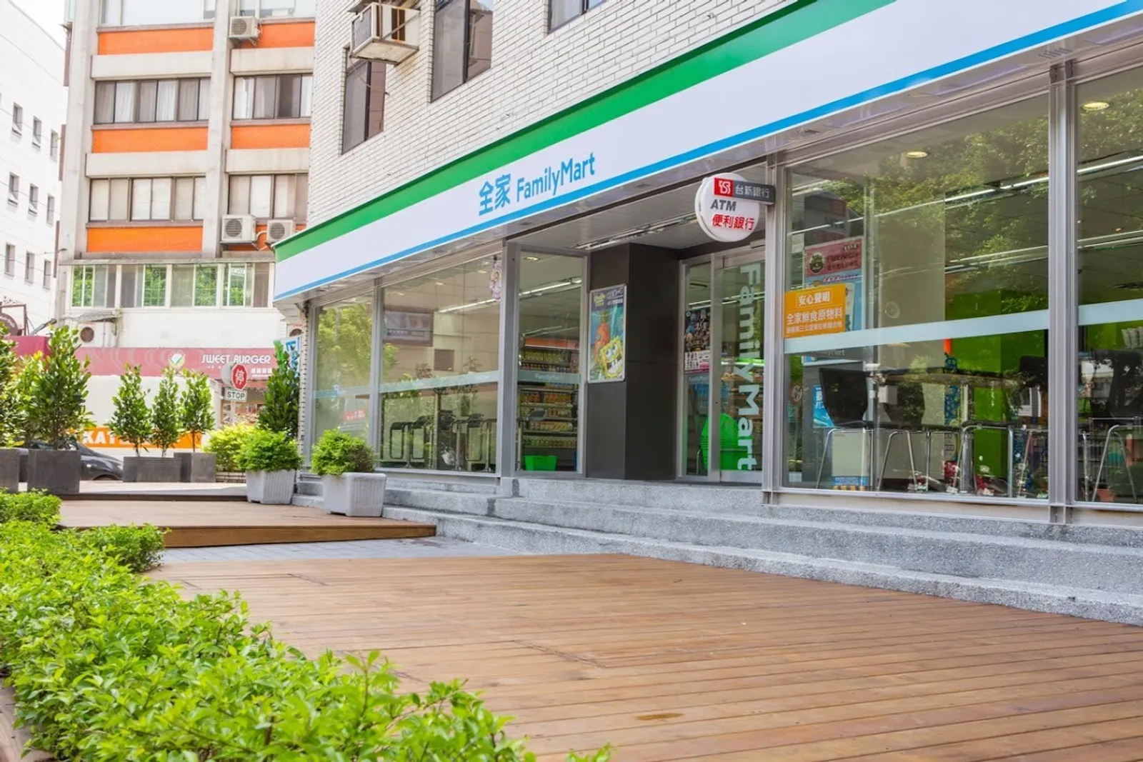 全家科技店玩真的！砸千萬再推2號店，導入3項新技術服務