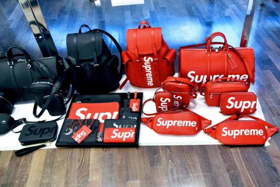 二十年相愛相殺的故事！LVMH否認5億美元收購Supreme，奢侈品牌和潮牌故事繼續寫下去