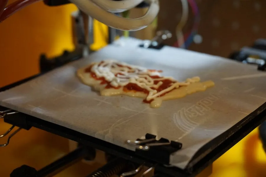3D 食物列印大躍進！印出加厚餅皮、貝果甚至川普臉 Pizza 通通不成問題