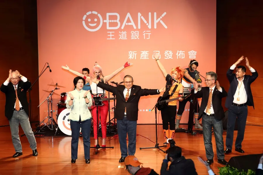 10分鐘app自助開戶！誰說數位銀行只服務年輕人？王道銀行也服務長青族