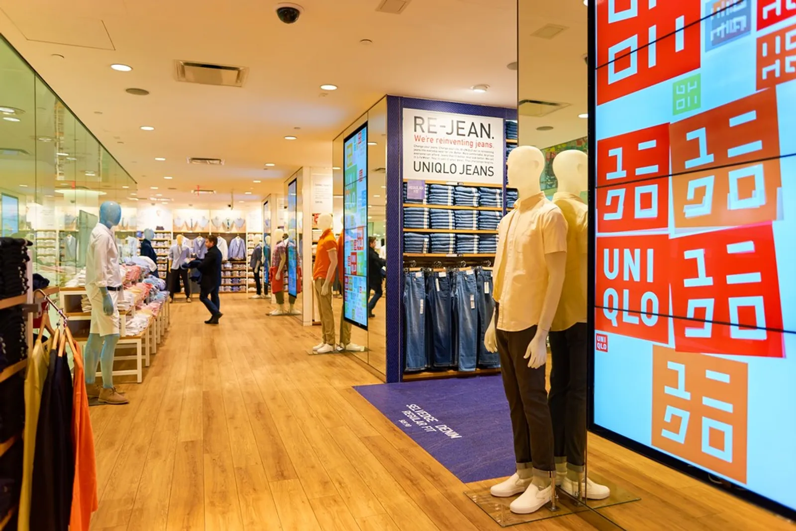 Uniqlo、迪卡儂的自助結帳機獲逆風好評！一籃商品結帳不用 2 秒，怎麼做到？