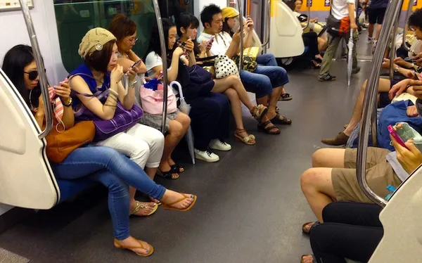 japan-train-phone.jpeg