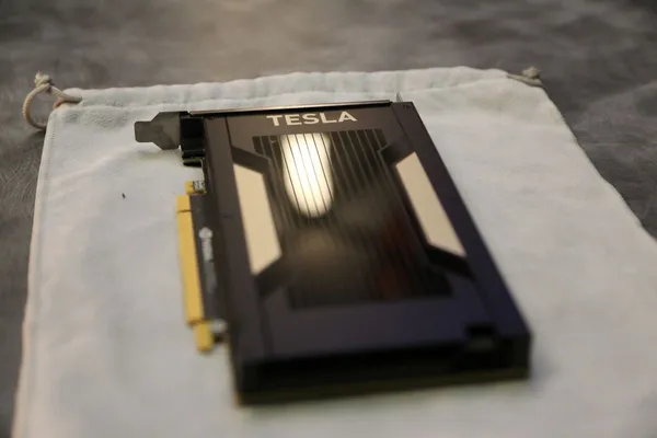 NVIDIA TESLA V100