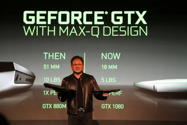 NVIDIA 創辦人黃仁勳手持 ASUS ROG 系列筆電比較整合前後差異