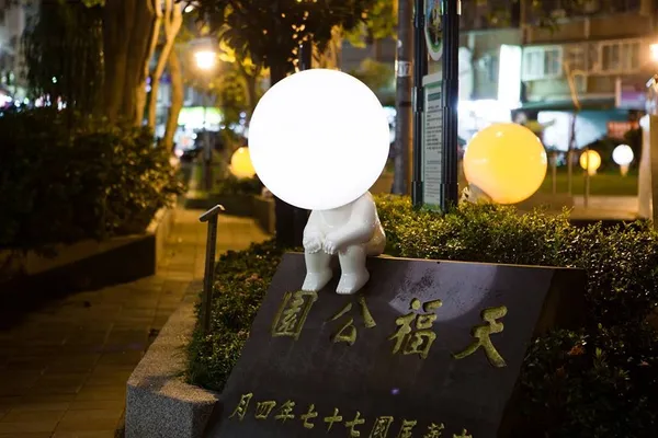 夏至大稻埕-燈泡人_林建榮2.jpg
