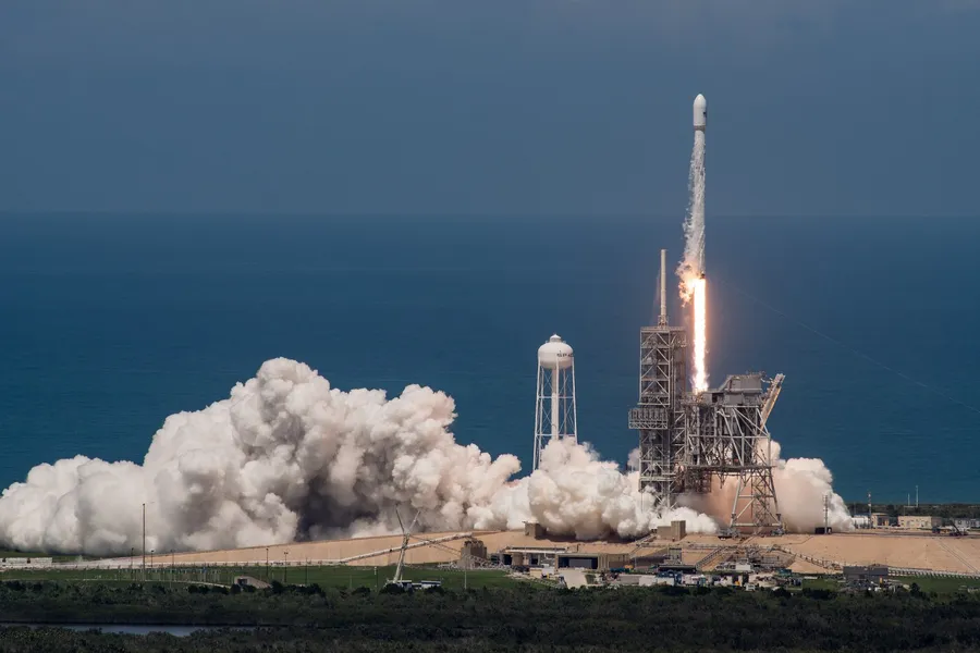 30分鐘抵達地球另一頭！SpaceX想用火箭運送軍需物資，太空運輸真的可行嗎？