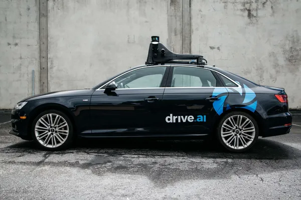 Drive.ai自動駕駛車側面