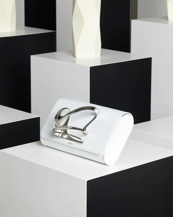 03-Perrin-Paris-Zaha-Hadid-Glove-Clutch-2.jpg