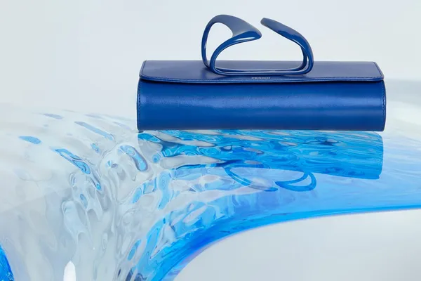 10-Perrin-Paris-Zaha-Hadid-Glove-Clutch-9.jpg