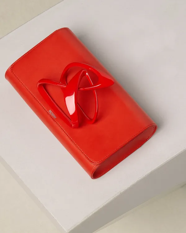 11-Perrin-Paris-Zaha-Hadid-Glove-Clutch-10.jpg