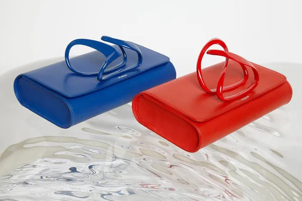 12-Perrin-Paris-Zaha-Hadid-Glove-Clutch-11.jpg