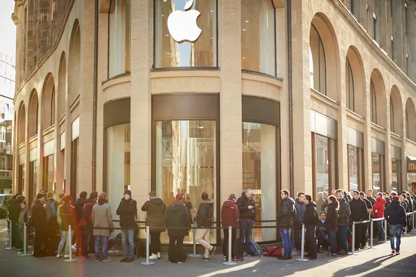 排隊人潮 01_來源Apple.jpg