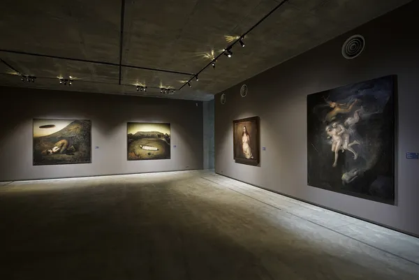 毓繡美術館_展間照2.JPG