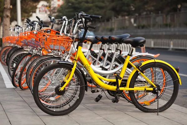 僅供編輯用途_shutterstock_606145067_mobike-ofo.jpg