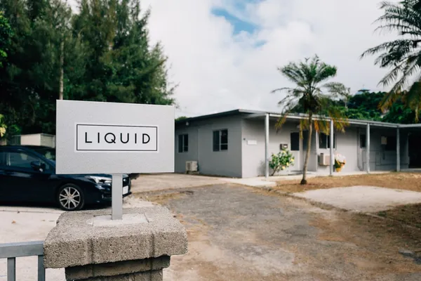 沖繩旅行新體驗，探索「喝」的選物店LIQUID