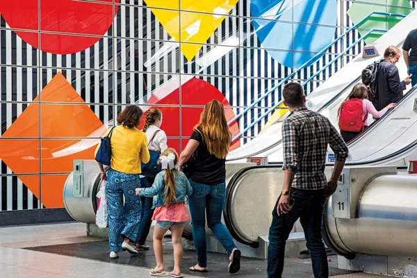 倫敦地鐵_Daniel Buren_06.jpg