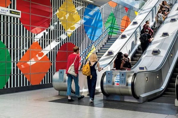 倫敦地鐵_Daniel Buren_14.jpg
