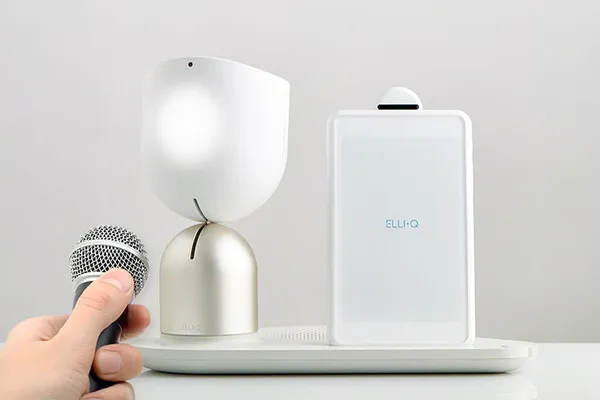 ElliQ4.jpg