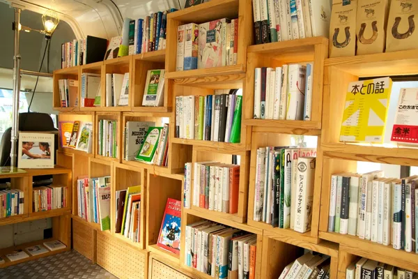 東京閱讀空間_BOOK TRUCK_02.jpg