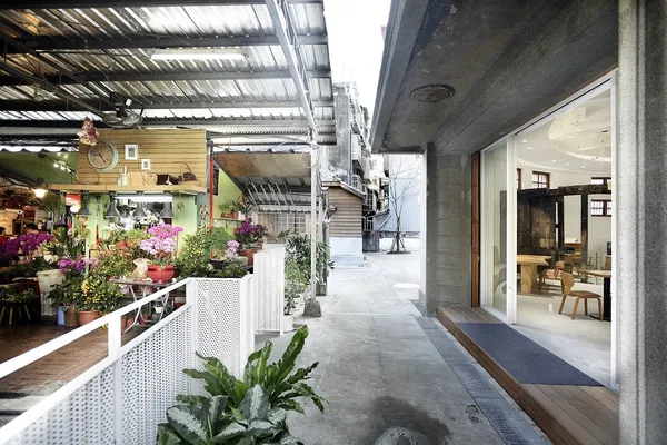 新富町文化市場-新舊市場的交接介面-汪德範攝影.jpg