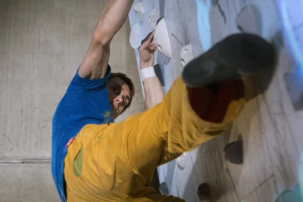 Augmented Climbing Wall08.jpg