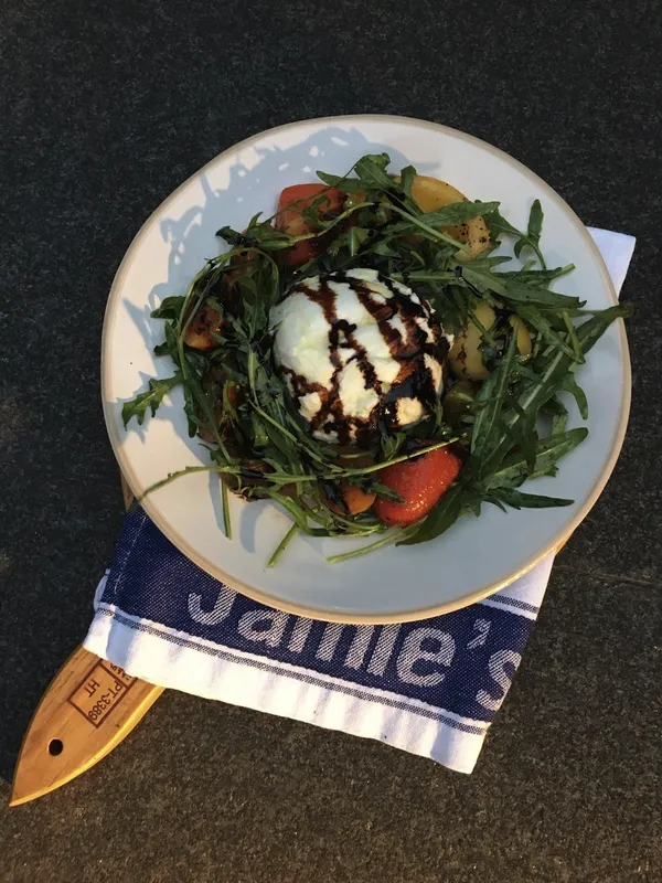 Jamie’s Italian05_新鮮布拉塔起司.jpeg