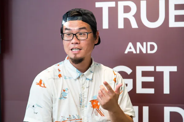 阿物國際創辦人林思吾側拍