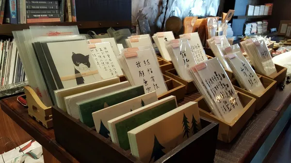 02 紙本繪本明信片市集.jpg