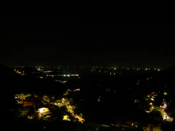 到金瓜石住兩晚，在觀光客離去的寂靜山城，被夜色溫柔擁抱