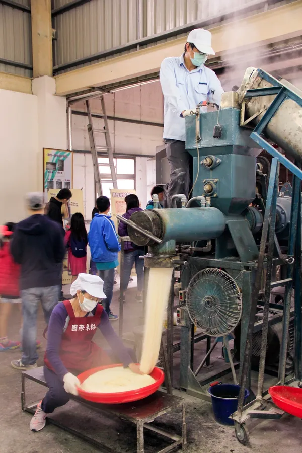 國際米粉製作米粉.jpg