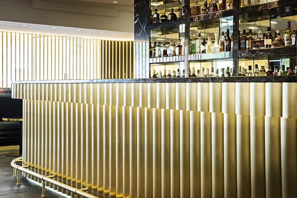 Tom Dixon藥局餐酒館04.jpg