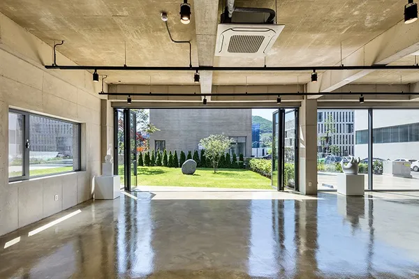 彩虹出版社_百層書架大樓10.jpg