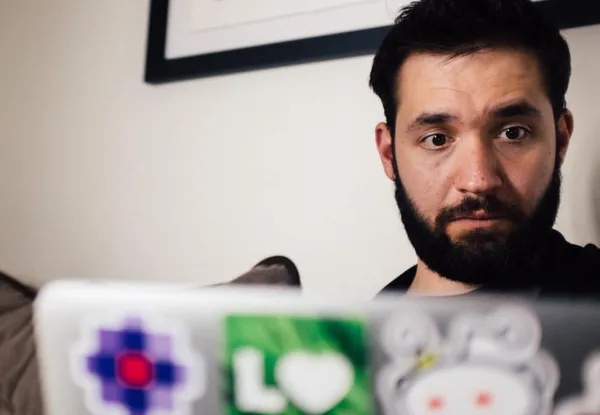 Reddit 共同創辦人 Alexis Ohanian 的創業經：該說「不」時就說「不」 