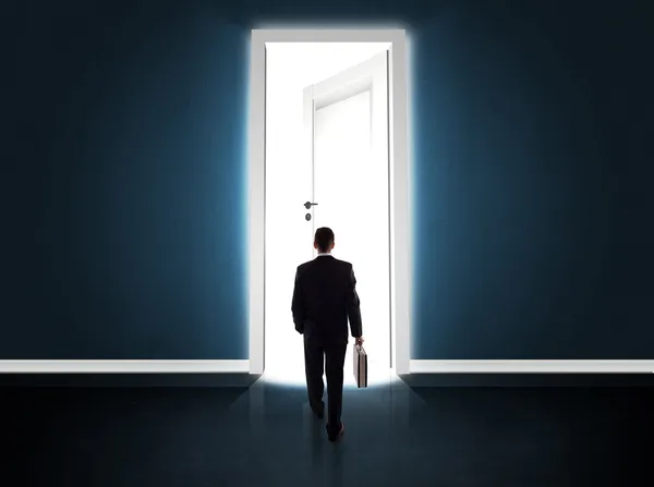 shutterstock_323797622_man_promote.jpg